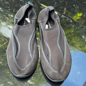 Wave Zone Water Shoes Mens Size 8 Black.